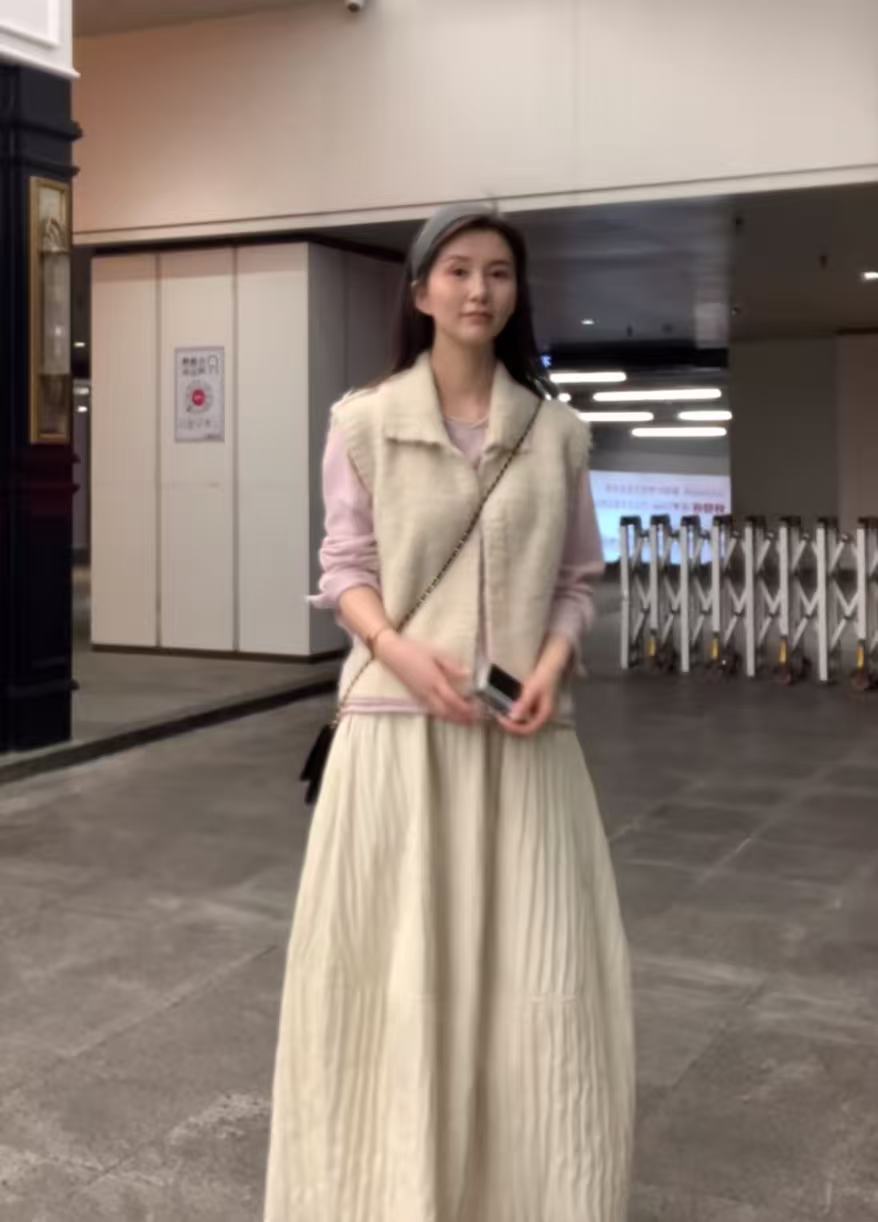 Korean Style Casual Three-Piece Set: Vest, Pink Base Shirt, and Diamond-Quilted Skirt