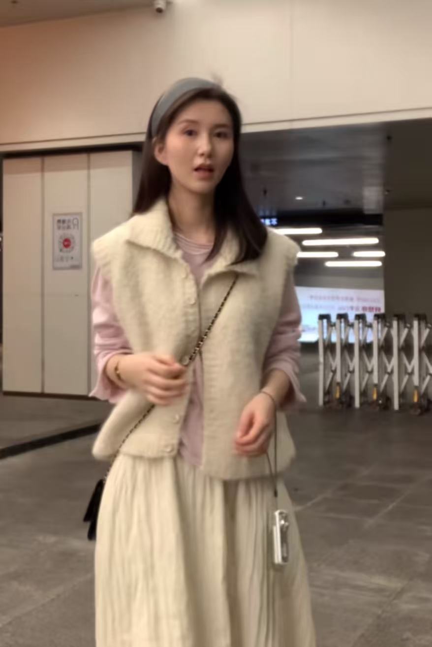 Korean Style Casual Three-Piece Set: Vest, Pink Base Shirt, and Diamond-Quilted Skirt - Image 2