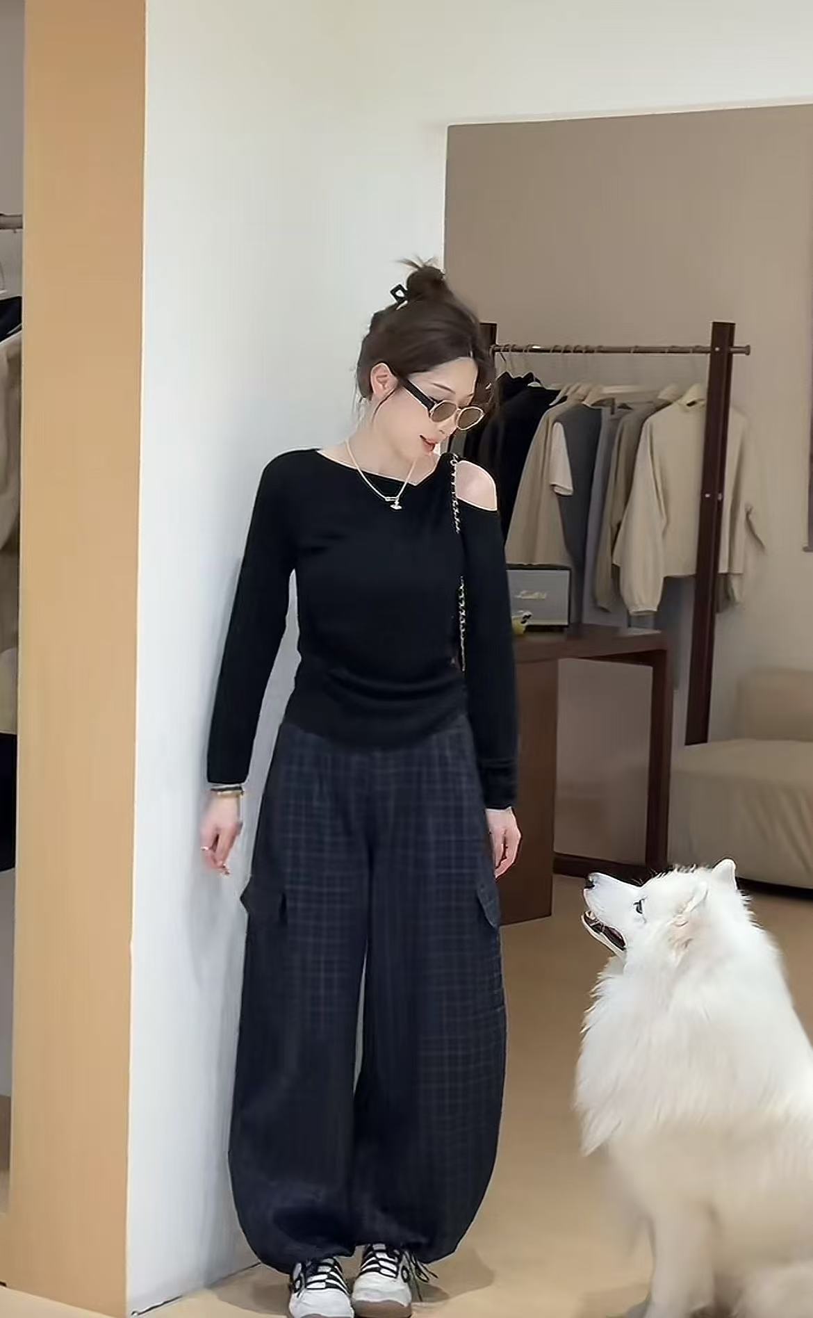 Slimming Base Top and Plaid Pants Two-Piece Set - Image 2