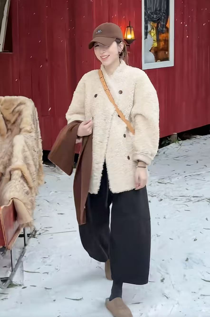 Trending Design Fleece Jacket and Wool Pants Set for Women