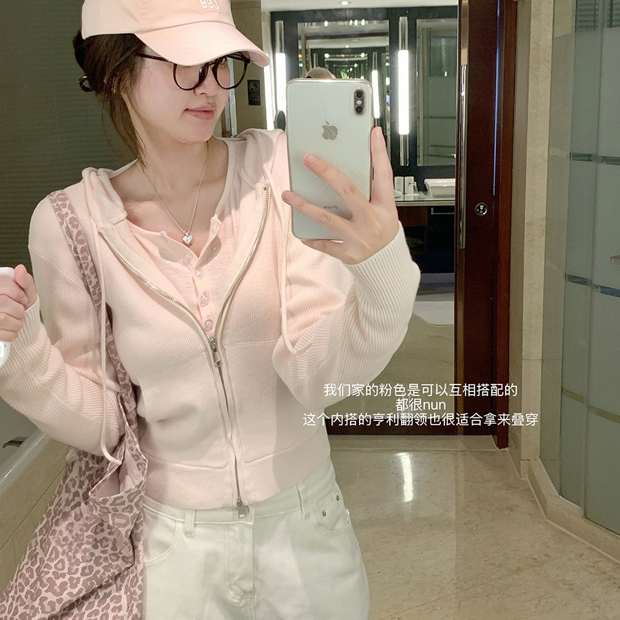 Women's Slim Fit Long Sleeve T-Shirt with Polka Dots and Polo Collar - Image 3